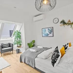 Apartman Near Klinik Floridsdorf - 3 Min To Supermarket And Pharmacy - On-site Parking For 19,90 Eur, Bécs